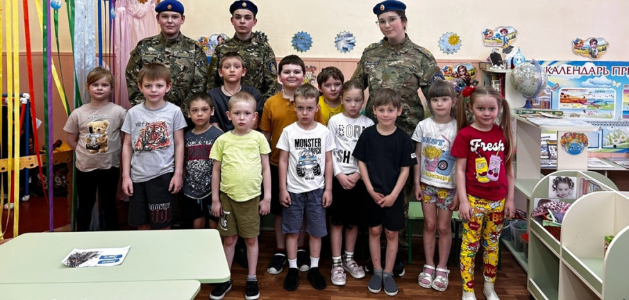 Военно - патриотический клуб "Вымпел - Устюг" Военно - патриотический клуб "Вымпел - Устюг".